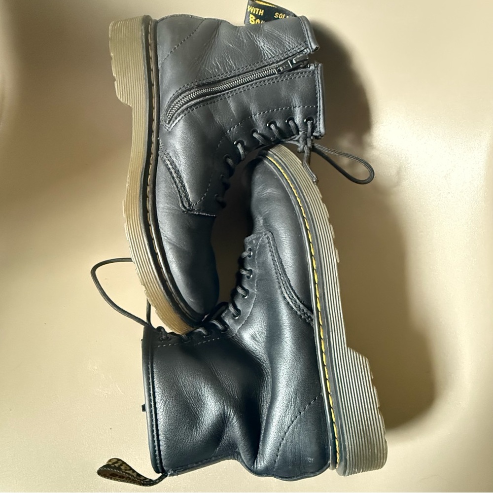 Black Side Zip / Lace up Dr. Martens Boots for Big Girl Size 4 - Picture 7 of 14
